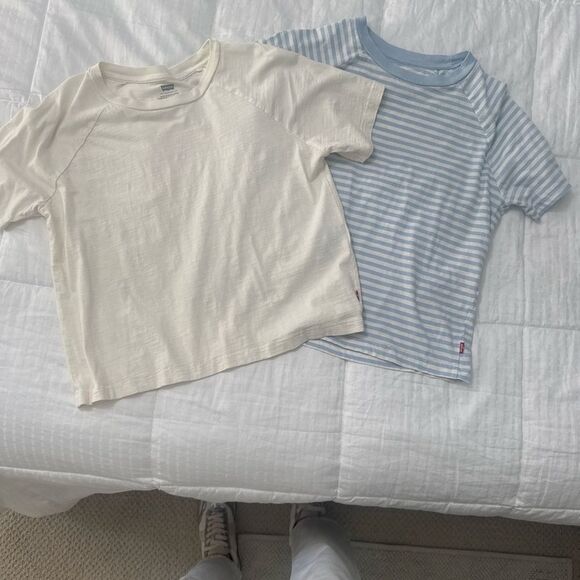 Levi’s Women’s Short Sleeve Tees Bundle – Size Small – 100% Cotton - Picture 1 of 7